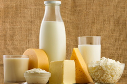 Світові ціни на молочну продукцію знижуються сьомий місяць поспіль