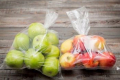 Європейська бізнес асоціація виступила проти пакування овочів і фруктів у плівку і пакети