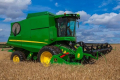 John Deere презентував новий зернозбиральний комбайн для малих і середніх фермерів