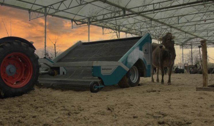 Hanskamp представив машину для очищення корівників BeddingCleaner
