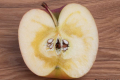 Скловидність яблук виникає з 20 причин