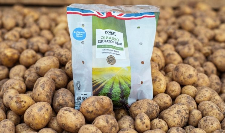 У британських супермаркетах продаватимуть брудну картоплю