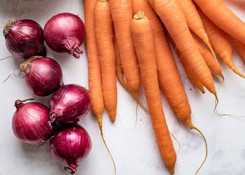 Високі ціни на торішні цибулю, моркву і буряки триматимуться, – експерти