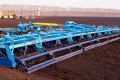 Farmet Kompaktomat якісно готує ґрунт до сівби зі швидкістю до 14 км/год