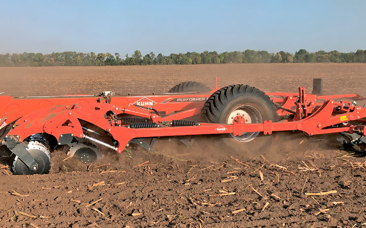 Агрегат KUHN PERFORMER 4000 Select здатен виконувати багато операцій за один прохід