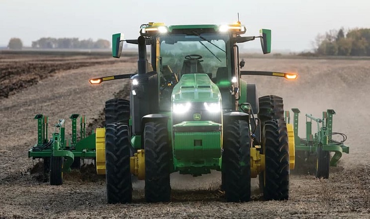 У масове виробництво запустять новий повністю автономний трактор