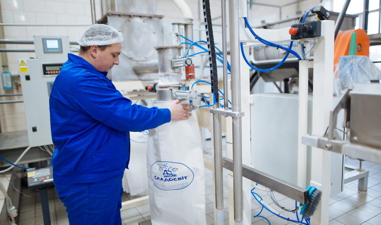 В Україні стали більше виробляти сухого молока, але продажі стримані