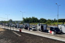 Відсьогодні сповільниться рух вантажівок на одному з пунктів пропуску на кордоні з Польщею