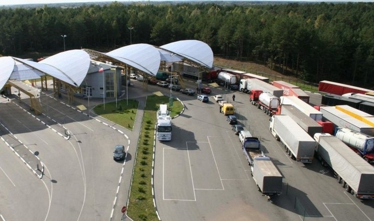 Понад 4500 вантажівок скористалися еЧергою на пункті пропуску «Ягодин – Дорогуськ»