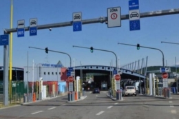 На трьох пунктах пропуску можливі затримки руху автівок