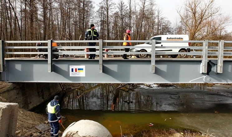 На Чернігівщині відкрили рух першим мостом від французької гуманітарної місії