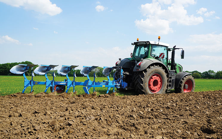 Аграрії віддають перевагу плугам Juwel за якість роботи та легкість