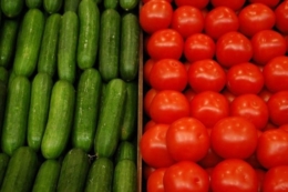 Огірки і томати в Україні дорожчали синхронно з Туреччиною