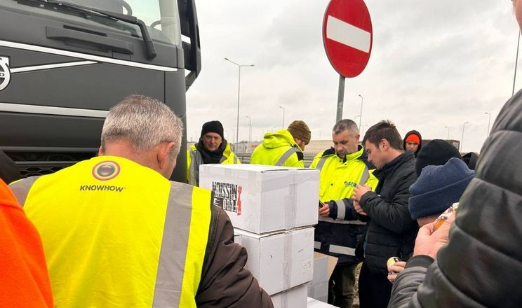 На кордоні з Польщею працює Штаб допомоги українським водіям