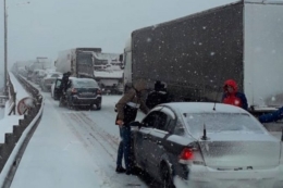 На кордоні з Молдовою два пункти пропуску припинили оформлення вантажівок