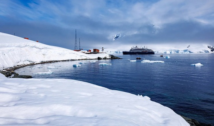Українські судна почали промисловий вилов у водах Антарктики