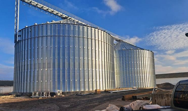 На Дніпропетровщині будують елеватор з унікальною системою для відвантаження зерна на транспорт