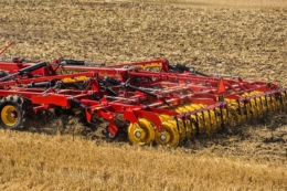 Мінімальний обробіток з елементами розпушування застосовують у «ФГ “Поляна”» на пщаних ґрунтах