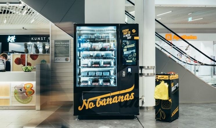 В Естонії почали продавати ягоди в автоматах