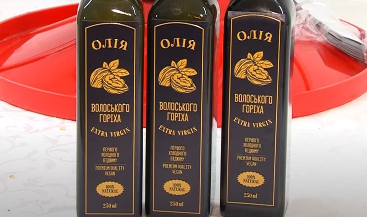 Рівненський підприємець почав чавити олію з волоських горіхів