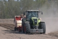Чернігівські фермери почали садити картоплю в березні