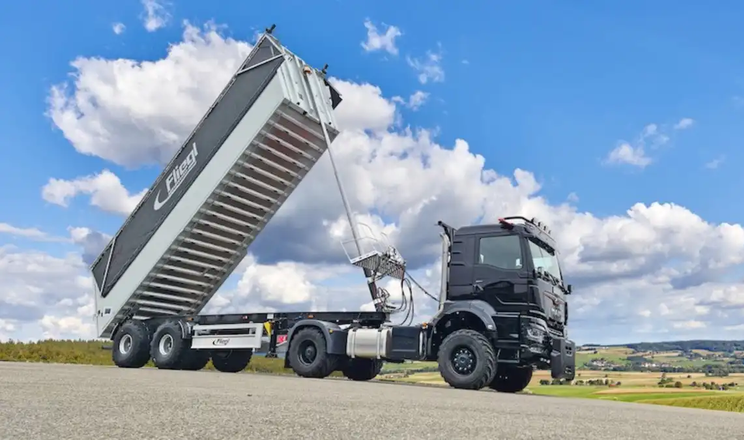 Fliegl презентував напівпричіп-самоскид ZHKA 350