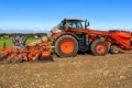 Kubota представила ротаційну борону з регулюванням глибини у русі