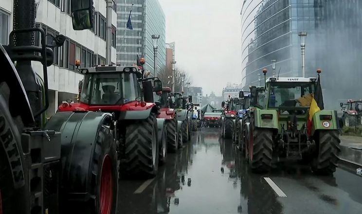 Протести фермерів в Брюсселі триватимуть до виборів в Європарламент