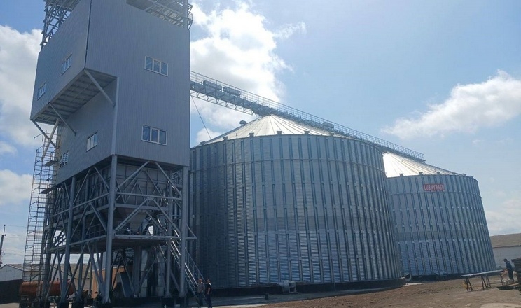 На Дніпропетровщині добудували елеватор з унікальною системою відвантаження зерна