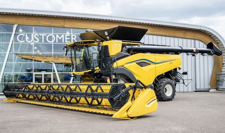 New Holland розширює флагманську лінійку зернових комбайнів