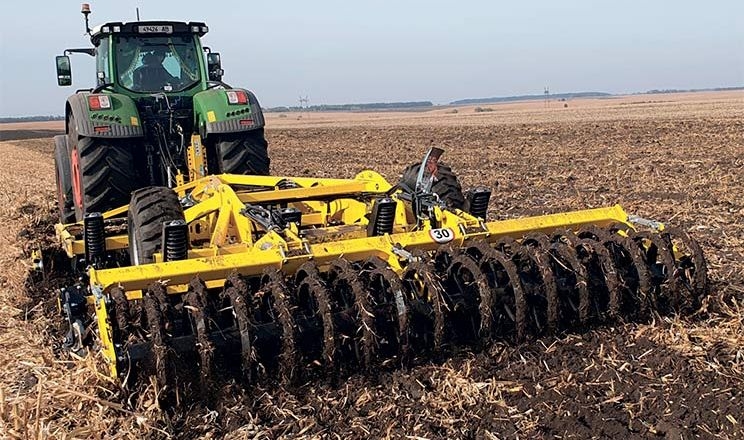 На Кіровоградщині техніка BEDNAR зберігає вологу й підвищує врожайність 