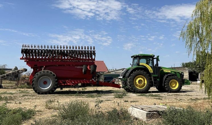 Майже 100 господарств Херсонщини отримали сільгосптехніку в безоплатне користування