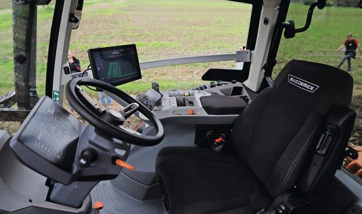 McCormick X7 отримає нову кабіну Clever Cab