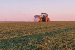 Підживлення озимих по мерзлоталому ґрунту стартувало в Tekom Agro Group