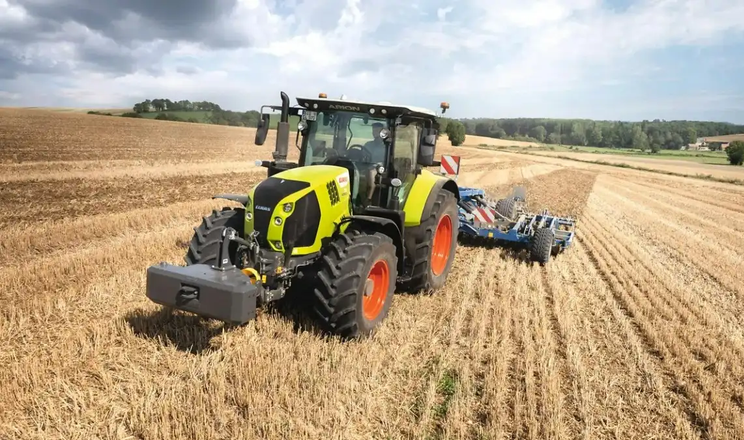 Claas випустив нову топову модель трактора Arion 500