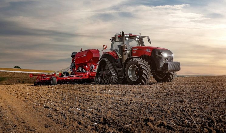 Case IH представила три нові моделі тракторів Magnum