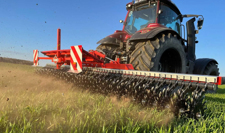 Kuhn презентував роторну борону Starliner 630