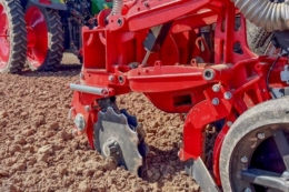 Kverneland представив систему Geoforce для постійної глибини сівби