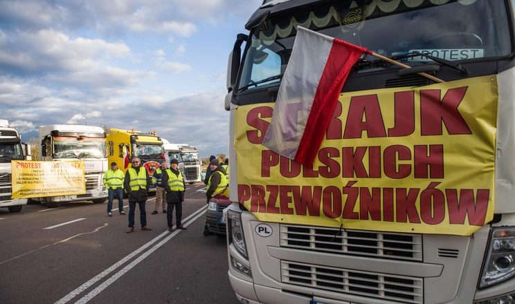 Польські перевізники можуть блокувати пункт пропуску «Ягодин-Дорогуськ» продовж 4-х місяців
