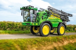 John Deere випустив нову серію компактних самохідних обприскувачів