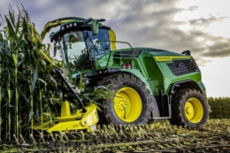 John Deere переходить на нові серії кормозбиральних комбайнів