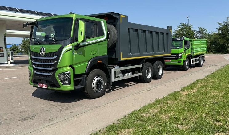 «Альфатекс» показав нову техніку для аграріїв