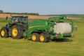 John Deere оновив рулонні прес-підбирачі