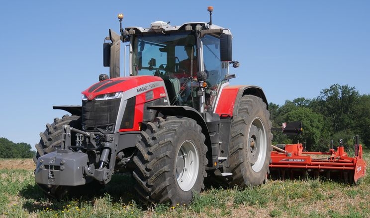 Massey Ferguson випустив покращену серію тракторів MF 8S