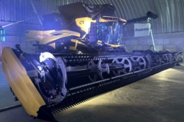 На Волині презентували флагманський комбайн CR11 від New Holland