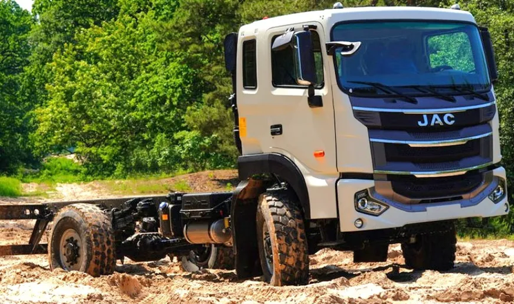 В Україні представили повнопривідну вантажівку JAC N180