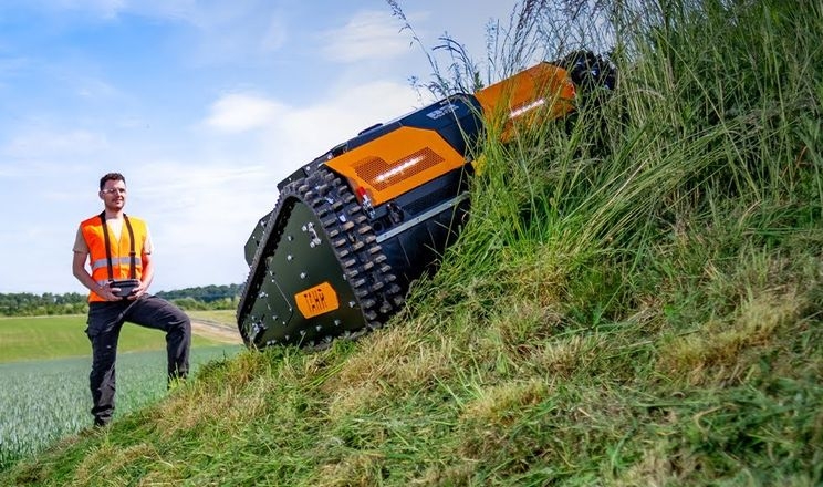 AS-Motor представив гусеничну косарку для екстремальних схилів