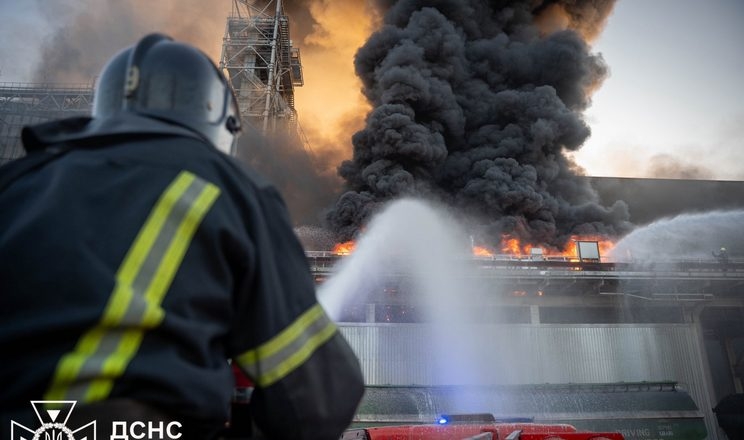 У порту Чорноморськ сталася масштабна пожежа