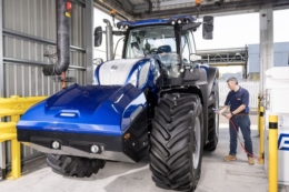 New Holland відкрила замовлення на новий трактор на метані