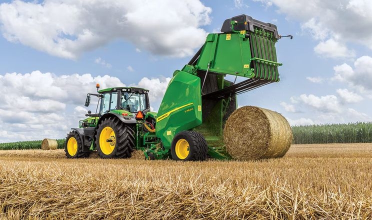 John Deere представив прес-підбирач V452M для силосу та важких культур